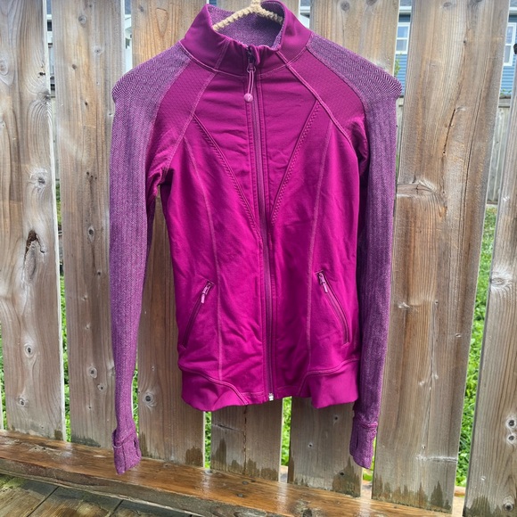 Ivivva Purple Jacket kids Lululemon size 12 and great condition girls zip up - Picture 4 of 4